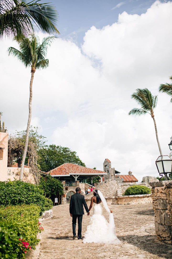 altos-de-chavon-wedding-couple-la-romana