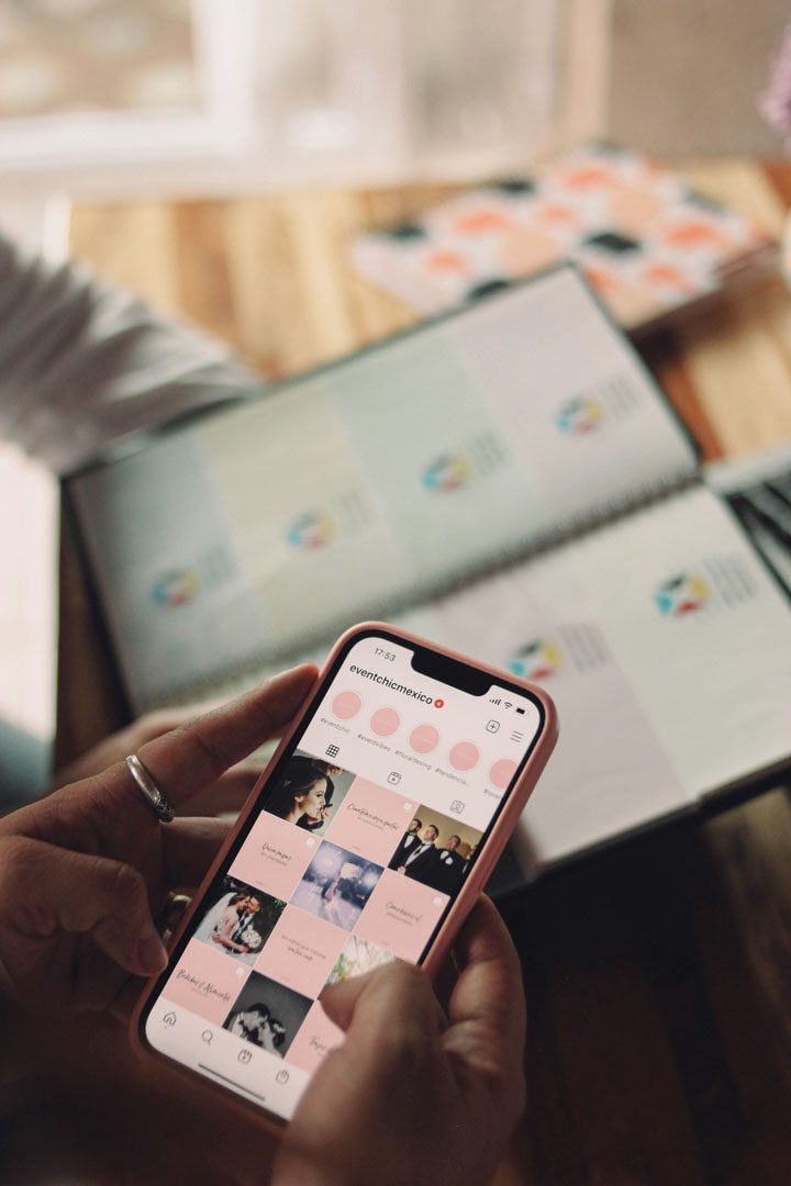 destination-wedding-travel-planning-phone